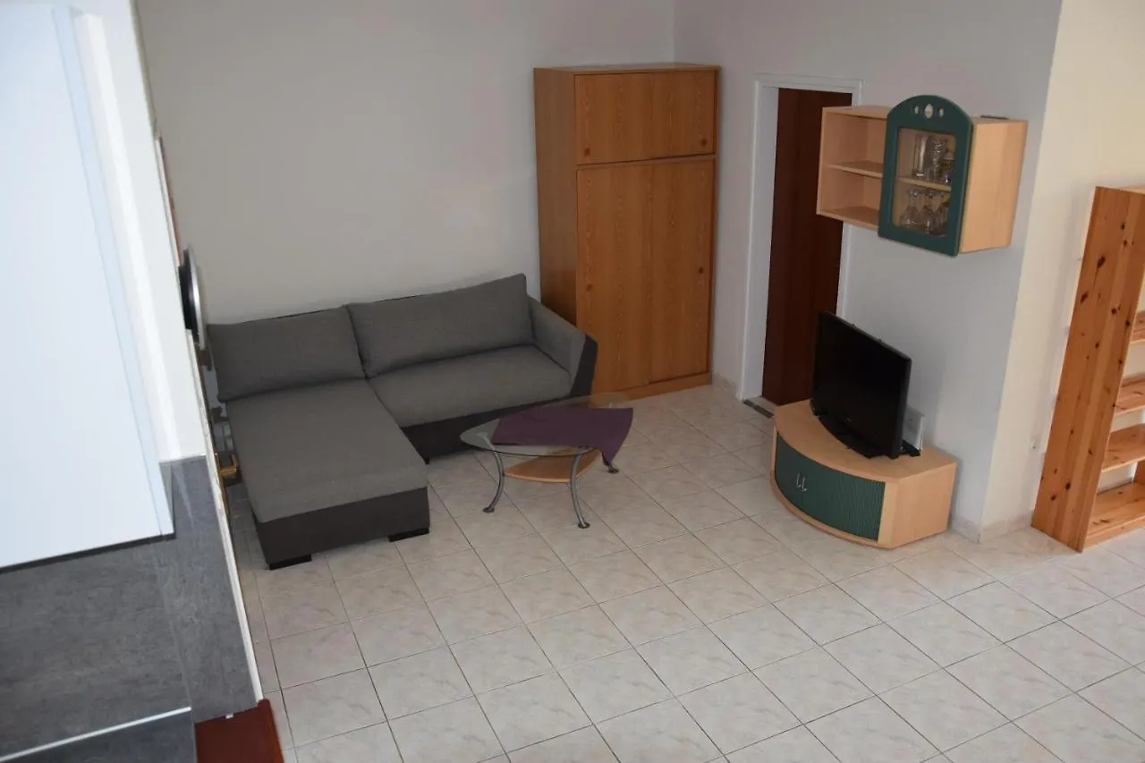 Apartment Bogdan 1 波弗加纳