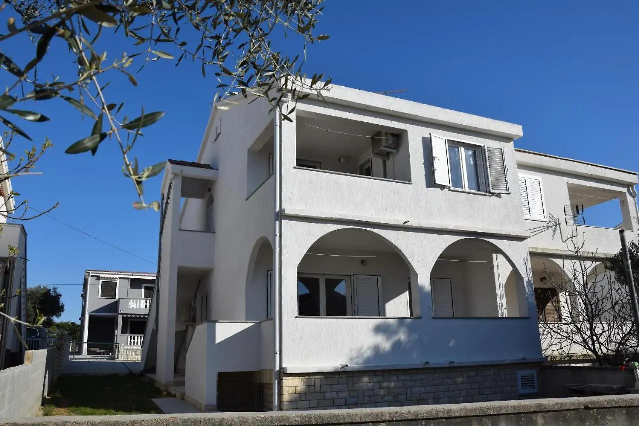 Apartment Bogdan 1 Povljana